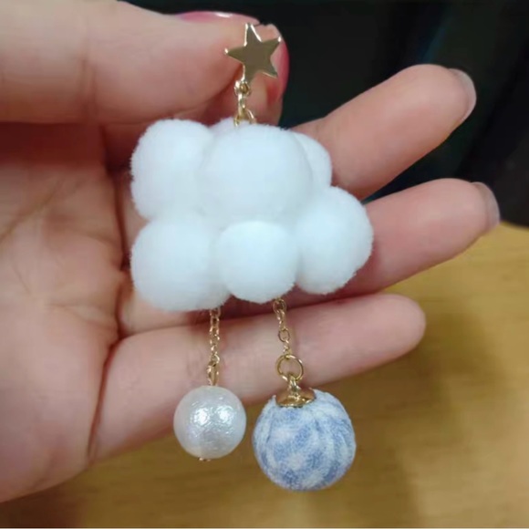 🔥2/$20 Rain Cloud Earrings Raining Earrings Rain Drop Earrings S925 Pin - Picture 6 of 7